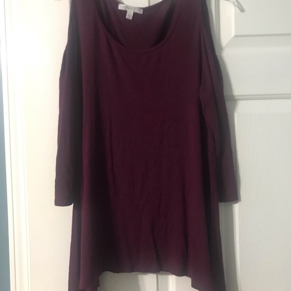 Burgundy Top - Picture 1 of 3